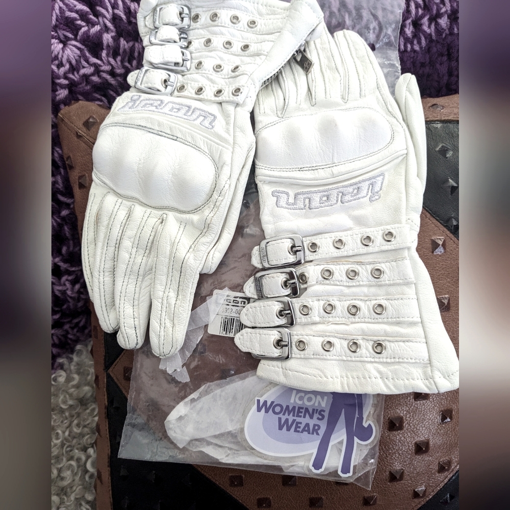 Icon Women's White Leather Gloves